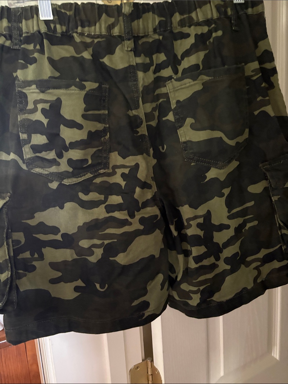 Women’s Camouflage Cargo Shorts - Green Camo. Elastic waist - Picture 2 of 4